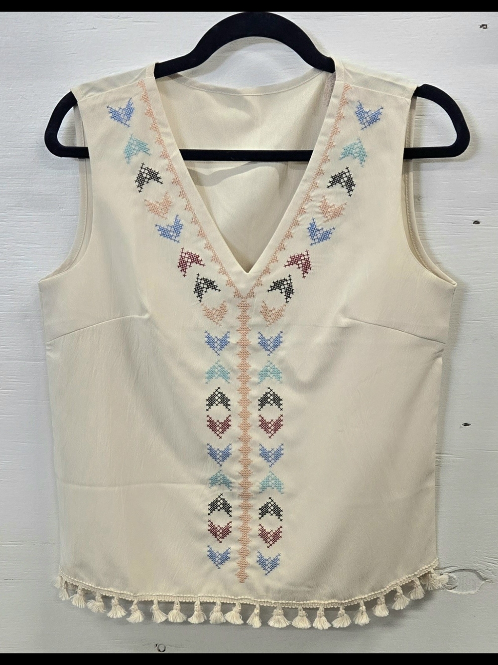 Cream Embroidered V-Neck Tassel Hem Blouse NWOT